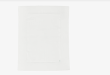 Load image into Gallery viewer, PAZ RODRIGUEZ IVORY Knitted Blanket (98cm)
