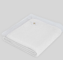 Load image into Gallery viewer, PAZ RODRGUEZ White Knit Shawl
